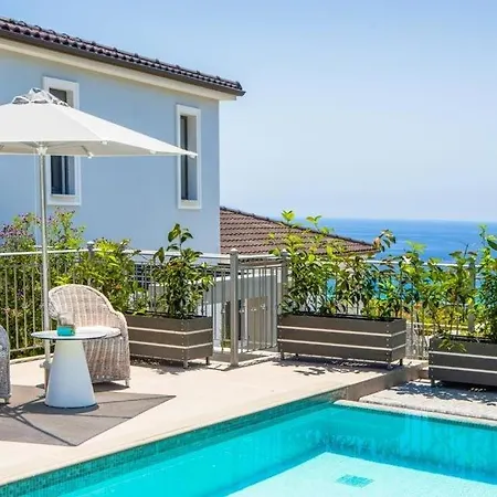 Sleeps 3 Pool Air Con Wifi 别墅 *